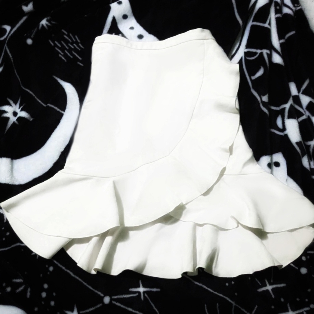 2 for 25 ❄️ Coquette Cream Ruffle Skirt